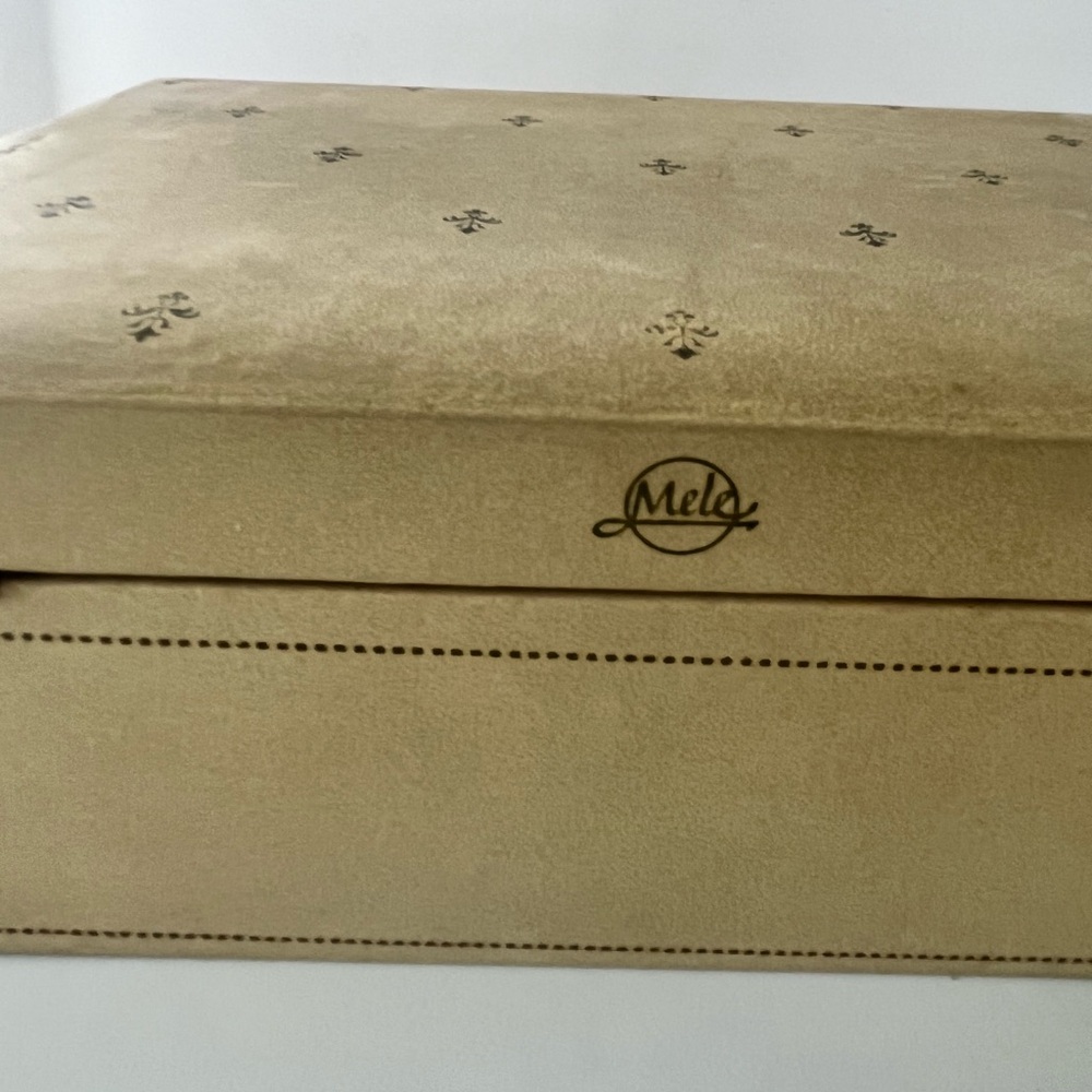MELE vintage mid-century cream and gold fleur de lis jewelry box - Picture 7 of 12